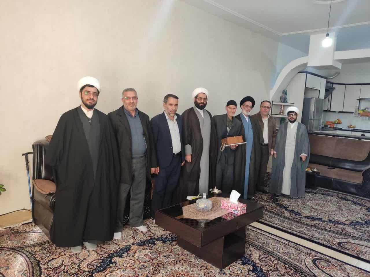 تجلیل از حاج میرزا غلام بیگدلو پیرغلام آستان اهلبیت (ع)