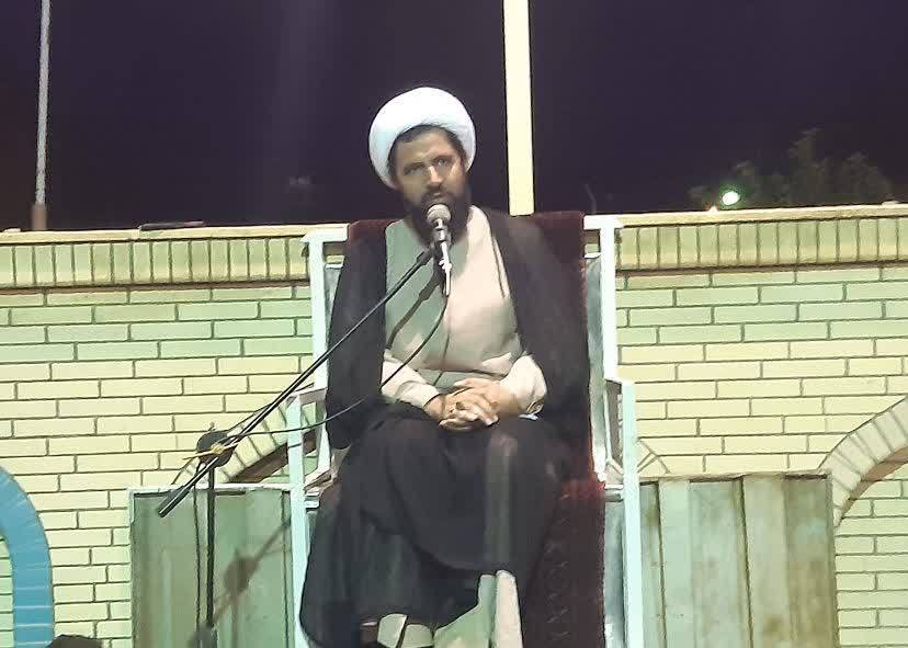 ایمان و عمل صالح که به تبعیت از امام جامعه باشد، دشمنشکن است