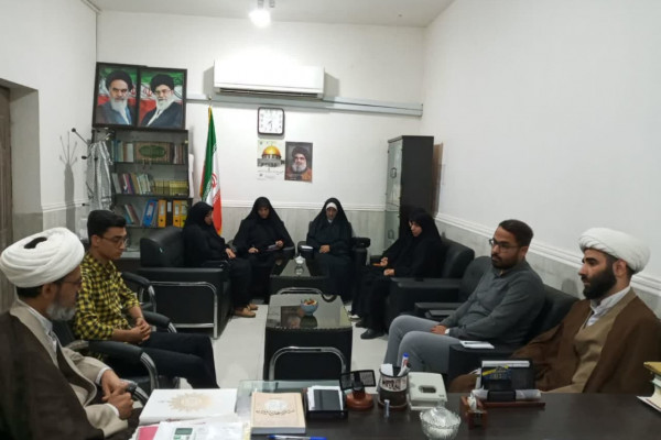 نشست صمیمانه شبکه سرودیها با سازمان تبلیغات کارون