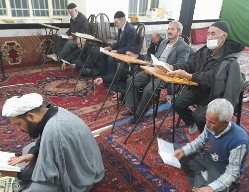 امام جماعتی که حل مشکل بیکاری و معیشت مردم اولویت فعالیت های جهادیاش بود امام جماعتی که حل مشکل بیکاری و معیشت مردم اولویت فعالیت های جهادیاش بود