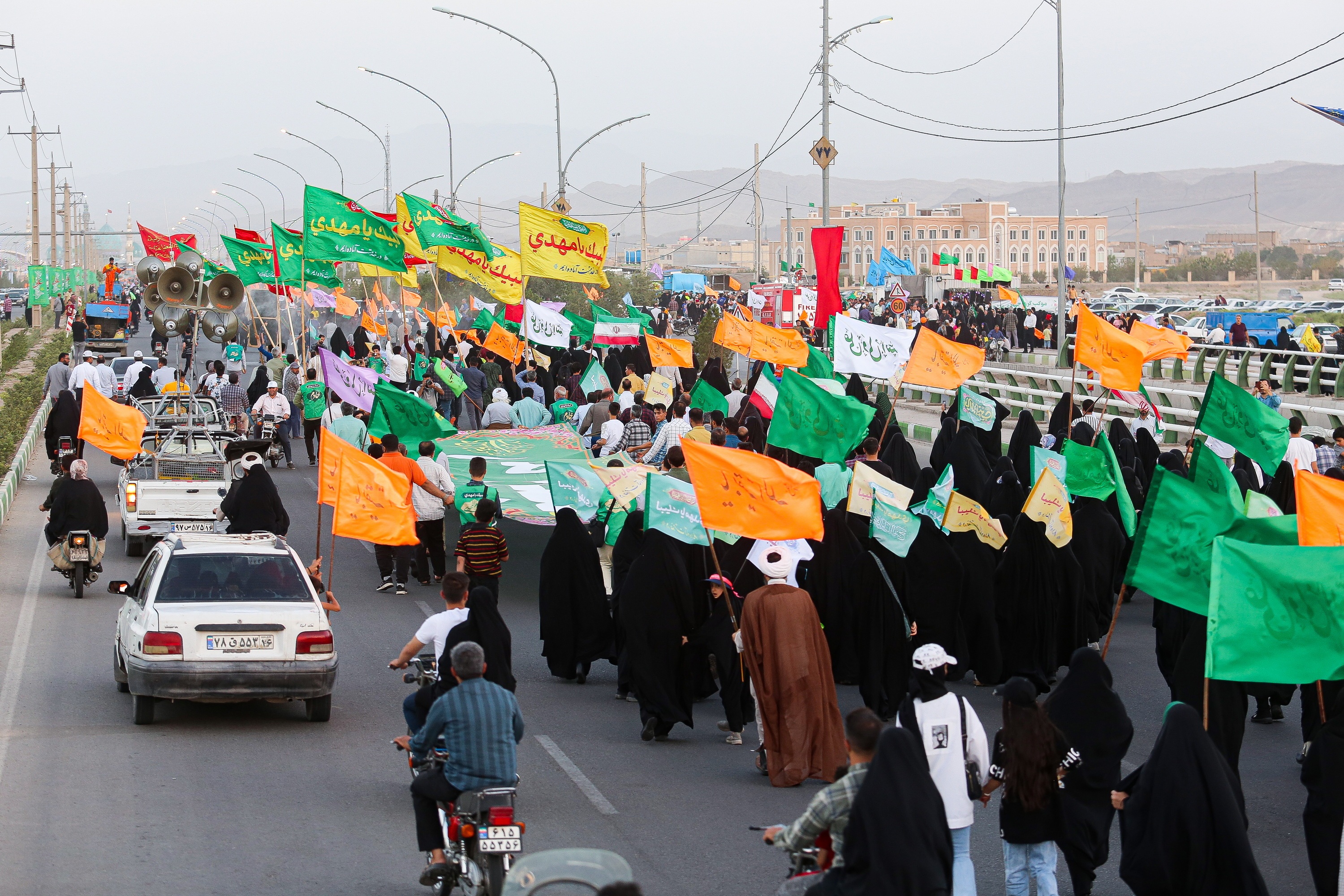 شادپیمایی ۷ کیلومتری از حرم حضرت معصومه(س) تا مسجد مقدس جمکران شادپیمایی ۷ کیلومتری از حرم حضرت معصومه(س) تا مسجد مقدس جمکران