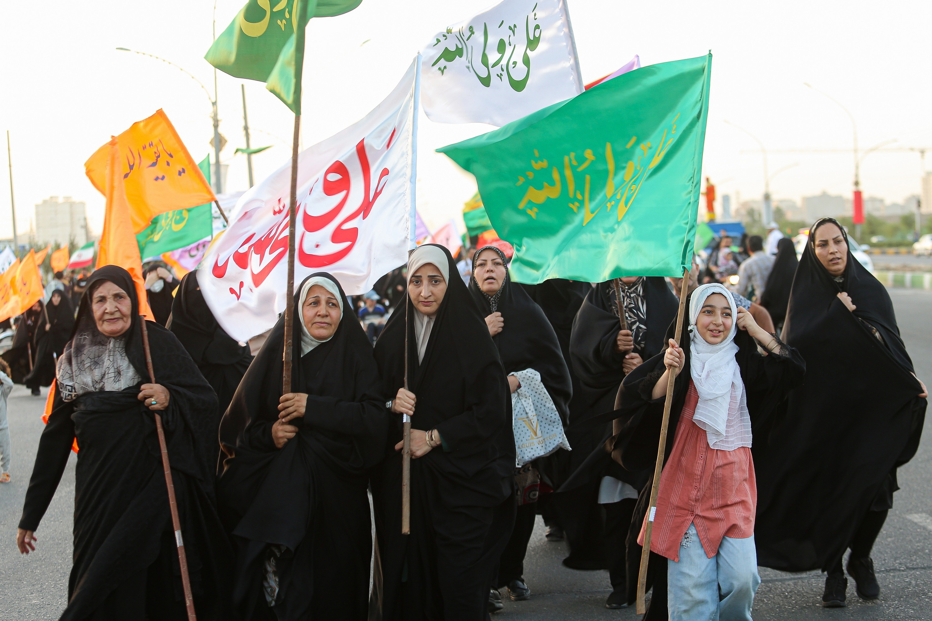 شادپیمایی ۷ کیلومتری از حرم حضرت معصومه(س) تا مسجد مقدس جمکران شادپیمایی ۷ کیلومتری از حرم حضرت معصومه(س) تا مسجد مقدس جمکران