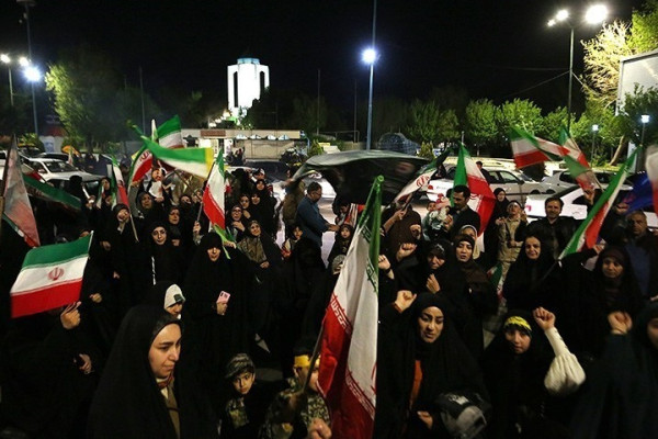 کاروان نمادین اعزام به جبهه در همدان